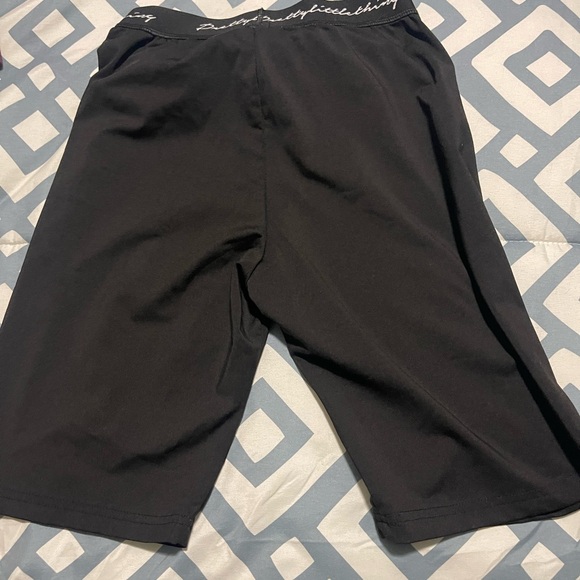 PrettyLittleThing Woman’s Black Shorts and top - Picture 4 of 7